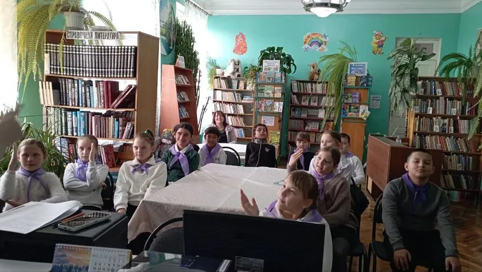 photo_5467693260340923908_y