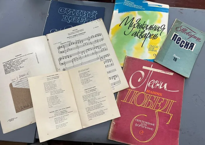 photo_5253579502728711545_y