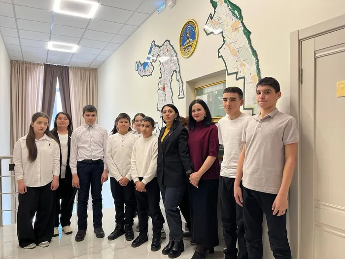 photo_5201861701278567992_y