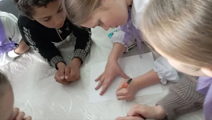 photo_5467693260340923910_y