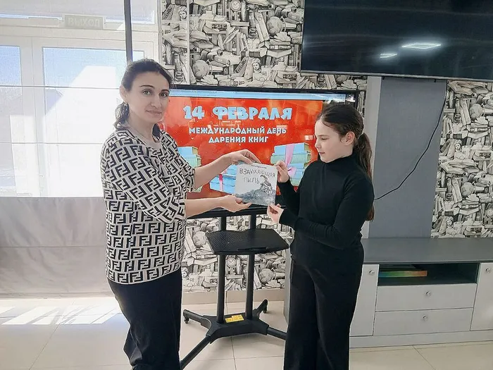 photo_5224609402856346887_y