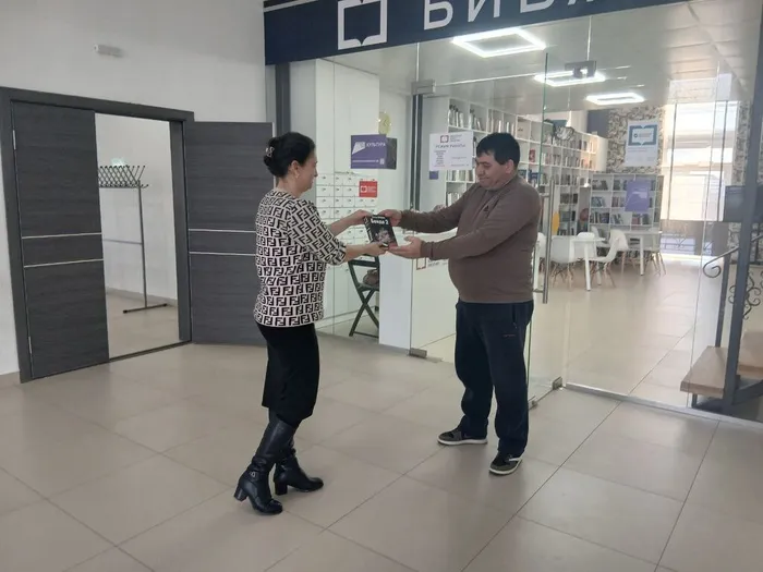 photo_5224609402856346885_y