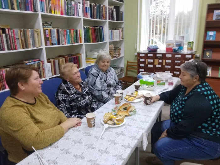 photo_5246738504589445901_y