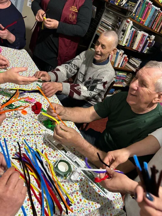 photo_5222029424591575085_y