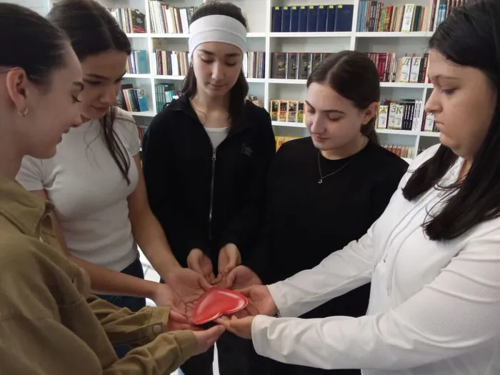 photo_5262651616119163906_y